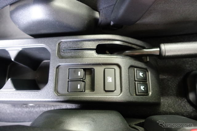 スズキ ジムニーノマド AT車