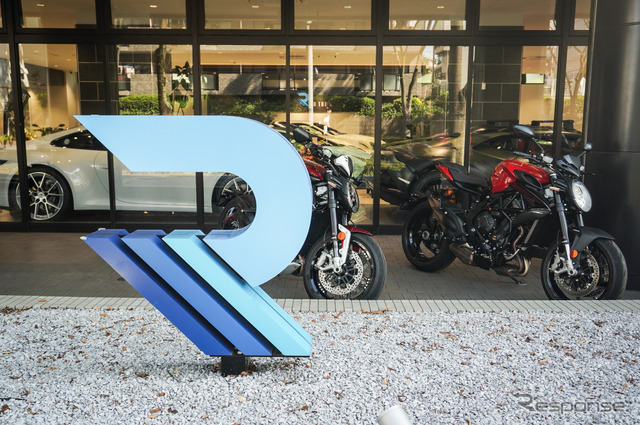 輸入車・希少車専門ショールーム「R TRE」内にオープンする