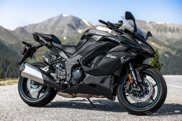 カワサキ Ninja 1100SX（メタリックカーボングレー×メタリックディアブロブラック）