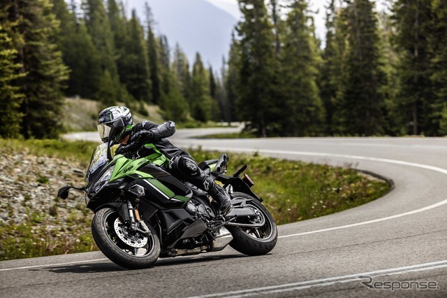 カワサキ Ninja 1100SX SE（プラズマライムグリーン×メタリックディアブロブラック）