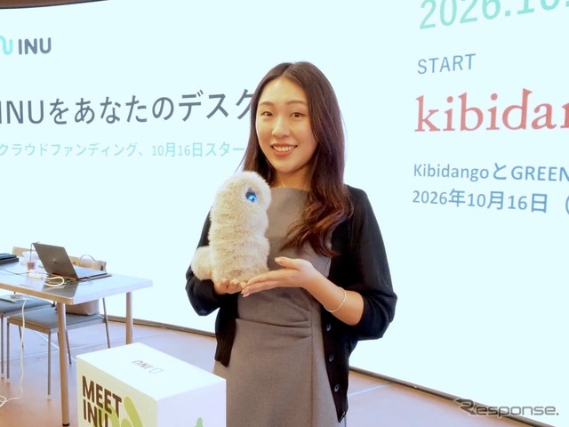 ルーデンスAIのペットロボット、INUとルーデンスAIの山本代表取締役CMO