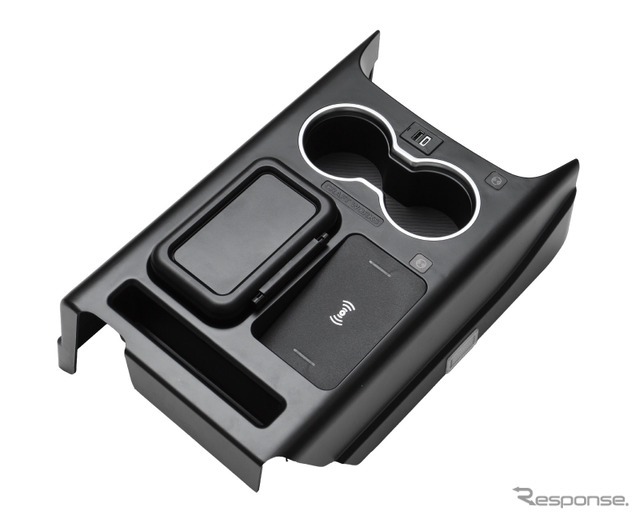 クラフトワークスのホンダ『N-BOX』JF5/JF6専用LEDコンソールボックス