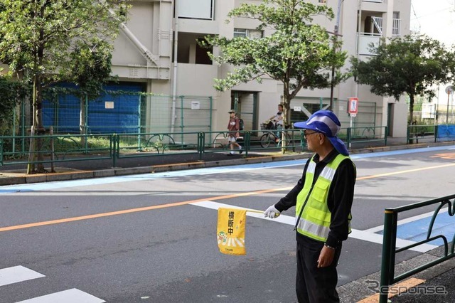 横断旗を活用した見守り活動