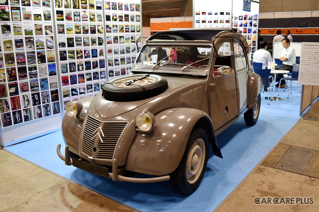 CG CLUBブースにサプライズ展示された「シトロエン 2CV 4×4 サハラ」