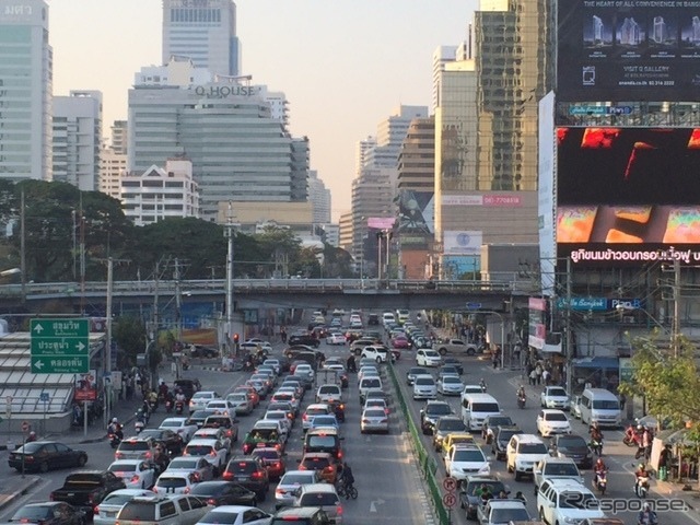 バンコク、朝の出勤時間帯