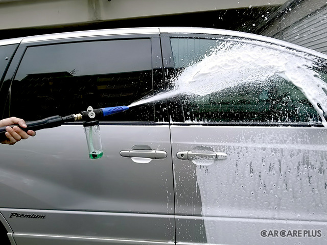 高圧洗浄機での洗車に…ヒダカ「泡散布用ノズル」のススメ | CAR CARE PLUS