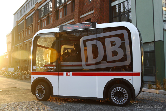 自動運転時代に、無人バスの運賃支払いはどうなるのか。写真はドイツ鉄道（DB）の無人バス