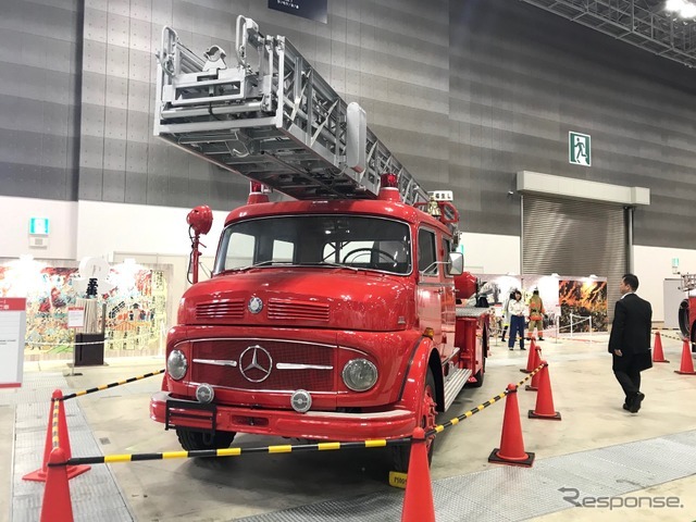 ベンツはしご車（東京国際消防防災展2018）