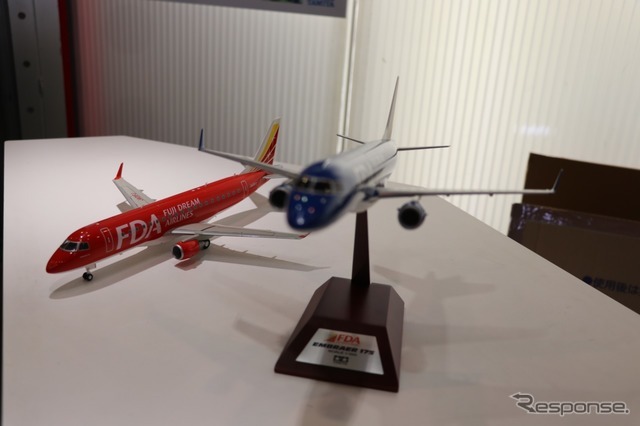 地元静岡の航空会社、FDAフジドリームエアラインのスケールモデルもラインナップ。