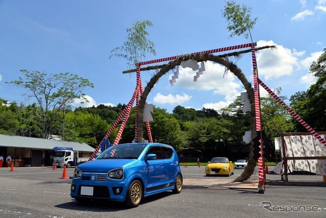 笠間稲荷神社、車の茅の輪くぐり