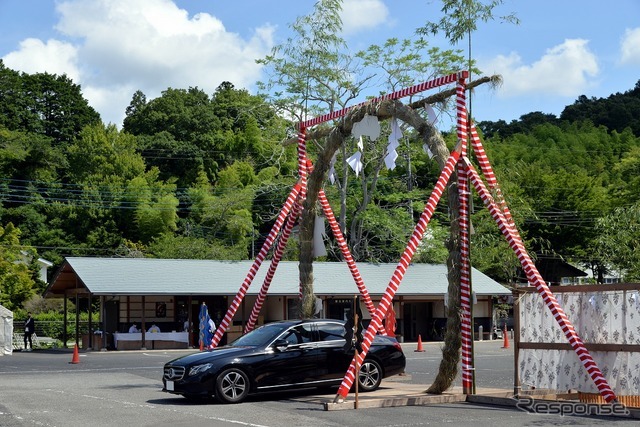 笠間稲荷神社、車の茅の輪くぐり