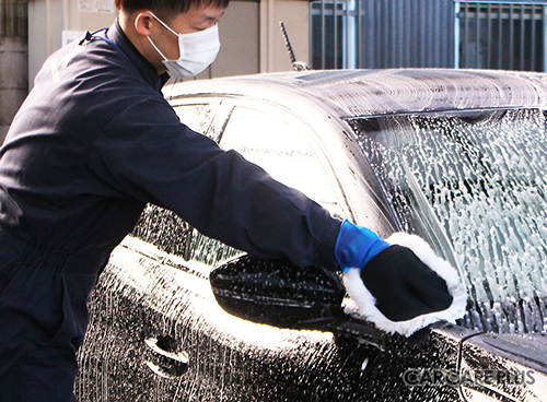 プロによる「手洗い洗車」で今年の汚れをスッキリ落とす！…イイツヤ 洗車の日