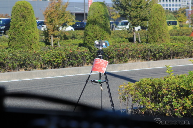 エヌ・ティ・ティ・コミュニケーションズの5Gスマホによる路側カメラ監視
