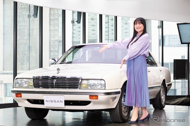 伊藤かずえと愛車のシーマ（1990年式）