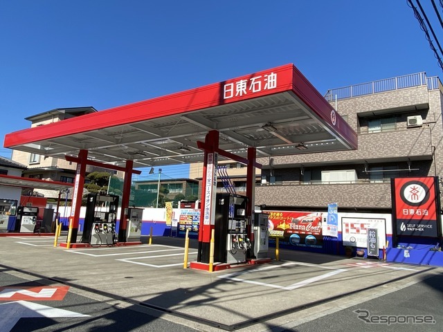 東京都内のサービスステーション（ガソリンスタンド）で次世代バイオ燃料を一般向けに販売（3月、東瑞江サービスステーション / 丸紅エネルギー系列）