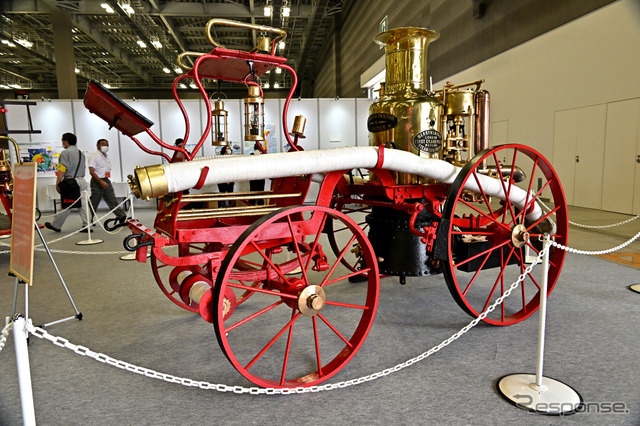 馬引き蒸気ポンプ（1860年製。東京国際消防防災展2023）