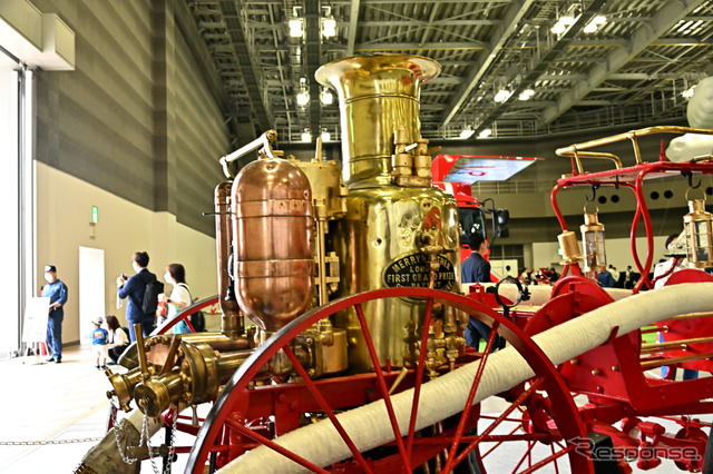 馬引き蒸気ポンプ（1860年製。東京国際消防防災展2023）