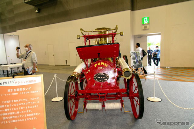 働くクルマの先輩たち！ 100年以上も昔のクラシックな消防車がズラリ…東京国際消防防災展2023