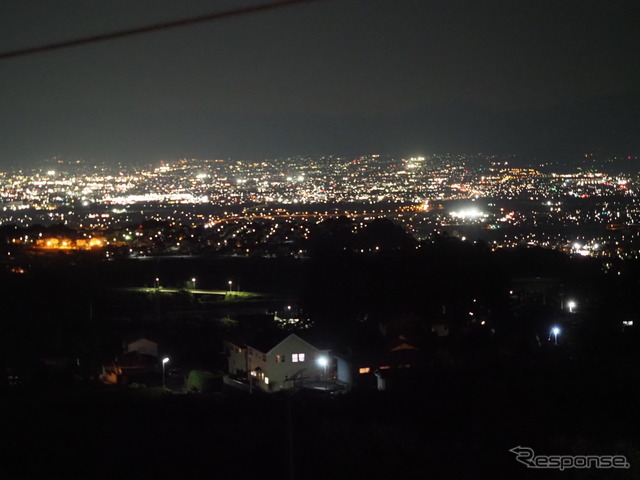 おそとのてらすから眺める甲府市街地の夜景