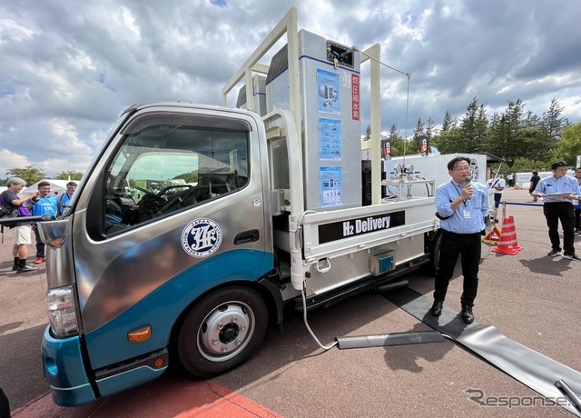 給水素トラックについて説明する、トヨタ自動車の太田博文 CVカンパニー チーフエンジニア