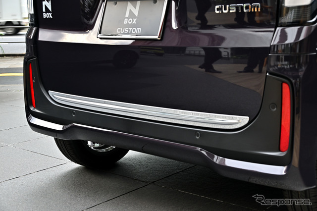 N-BOX CUSTOM PREMIUM STYLE