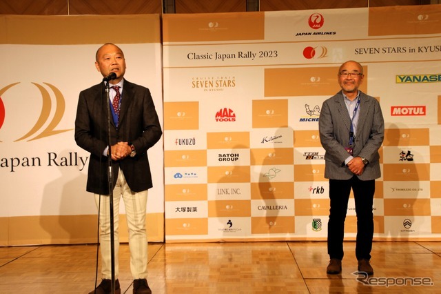 主催者の岡野正道氏(左)と岡野大介氏(右)