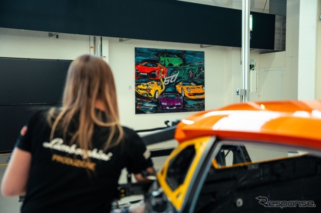 ランボルギーニの伊本社を博物館に変身させる「Dreamaway Lamborghini through the eyes of the world」展覧会